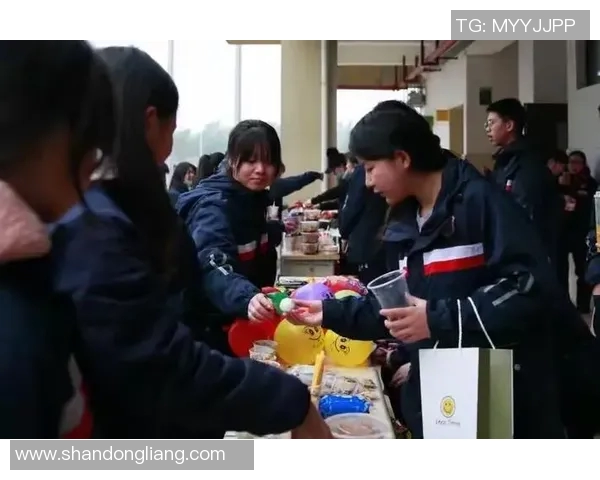 姚明与美食的奇妙旅程探索各地风味与文化的碰撞与交融 姚明与美食的奇妙旅程探索各地风味与文化的碰撞与交融