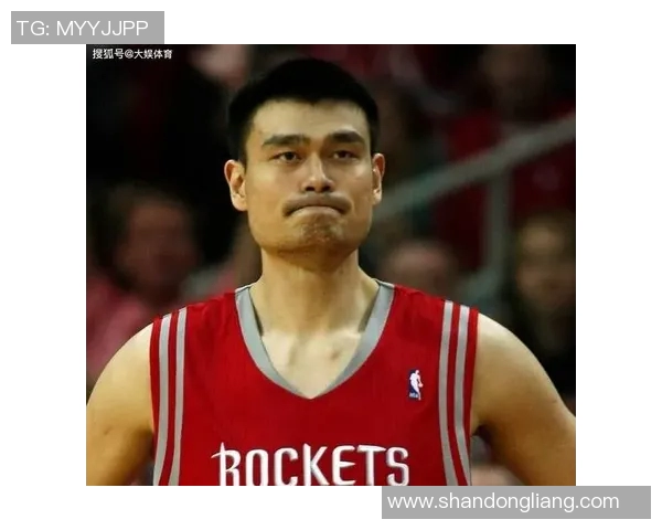 举起姚明球衣致敬传奇篮球生涯传承中国篮球精神与梦想