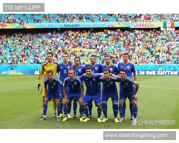 足球明星闪耀登场精彩瞬间集锦视频震撼全场引爆热潮