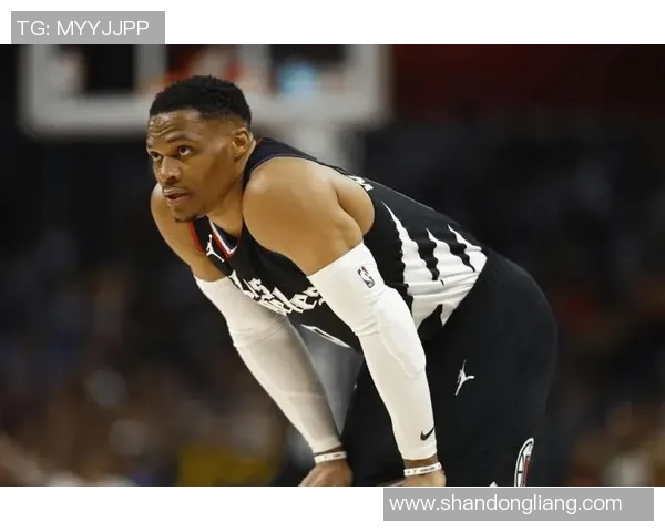 篮球明星abdulla的传奇之路与成长故事揭示了运动员背后的奋斗与坚持